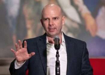 Exministro de Economía de Honduras advierte los riesgos de caer en la dictadura