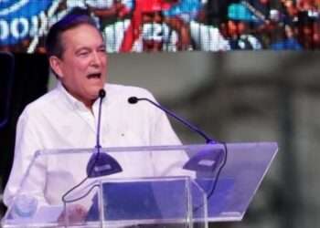 Presidente de Panamá solicita a Estados Unidos revisar el TLC