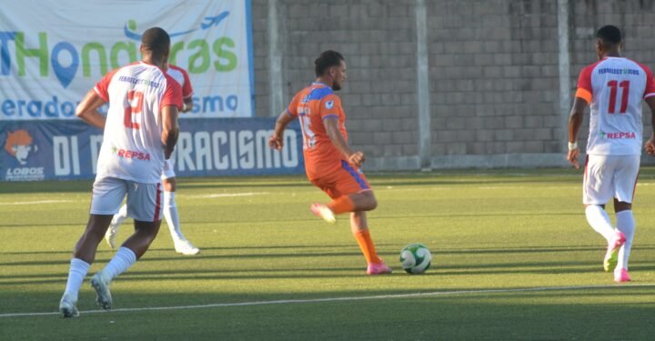 Lobos y Olancho encabezan tabla en Liga Nacional de Fútbol hondureña