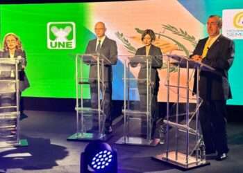 Duro debate entre Sandra Torres y Bernardo Arévalo en Guatemala