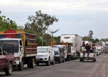 Bloqueo de carreteras en Honduras afecta traslado de mercancía desde El Salvador