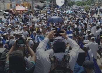 Nutrida marcha de Bloque Opositor recorre calles de Tegucigalpa