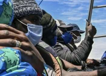 Panamá alerta que coyotes han reactivado la ruta marítima para la migración irregular