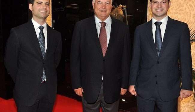 Frustran juramentación de hijos de Martinelli como diputados del Parlacen