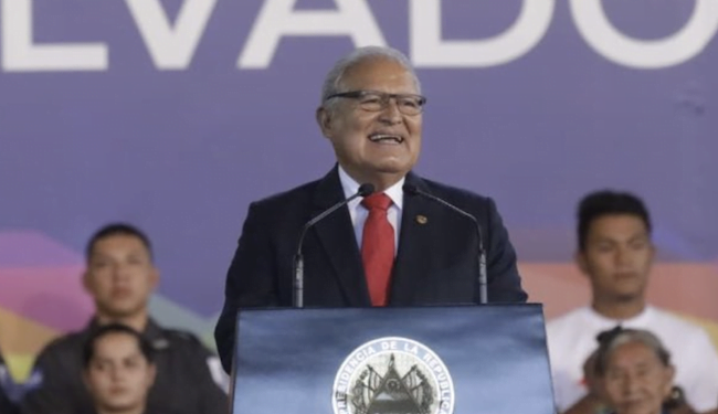 Fiscalía salvadoreña pide incautar bienes de expresidente Sánchez Cerén