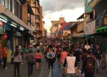 Celebración del Día de las Madres activa turismo y comercio en Costa Rica