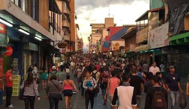 Celebración del Día de las Madres activa turismo y comercio en Costa Rica