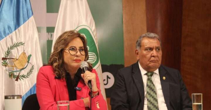 Candidata guatemalteca dice que no es homofóbica tras ser acusada por su rival