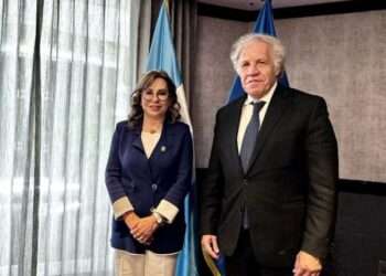 Candidata Sandra Torres se reúne con secretario de la OEA en Guatemala
