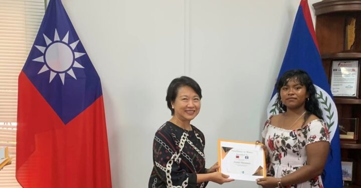 Taiwán enseña el mandarín en Belice y alumnos aprenden cantando