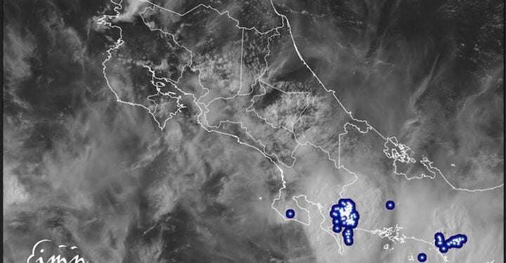 Costa Rica decreta alerta amarilla por onda tropical