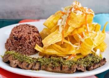 Gallopinto, pupusas, baleadas y otros platos centroamericanos en Madrid