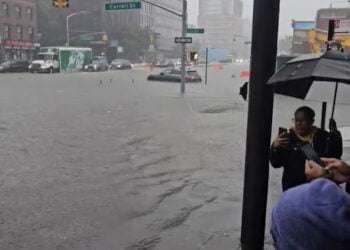 Nueva York en emergencia y bajo el agua