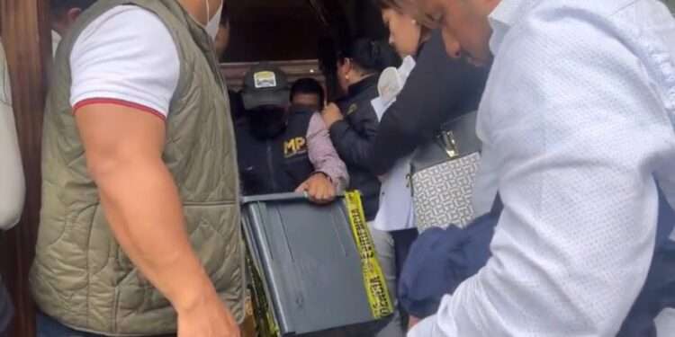 Ministerio Público secuestra las actas que registran la victoria electoral de Bernardo Arévalo