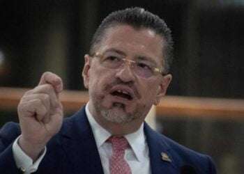 Presidente de Costa Rica suspende su viaje a China tras polémica del 5G