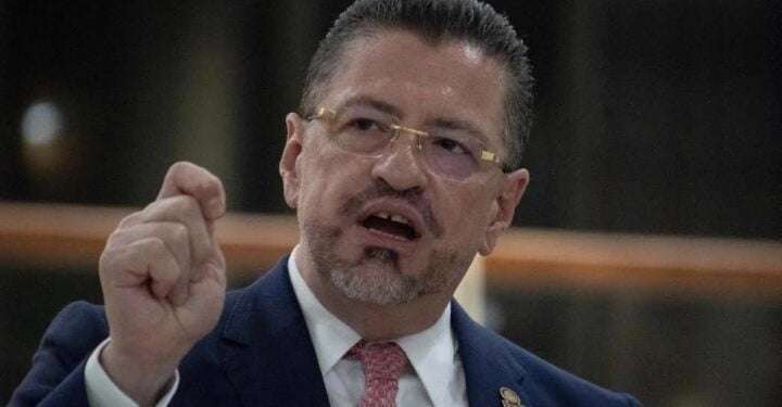 Presidente de Costa Rica suspende su viaje a China tras polémica del 5G