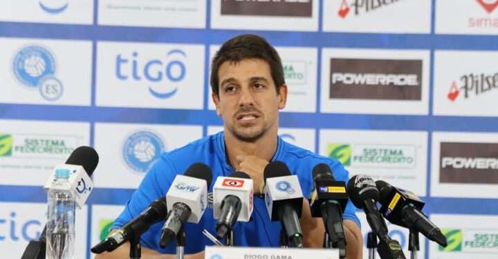 Fesfut salvadoreña anunciaría en una semana quién será el nuevo entrenador de la selección