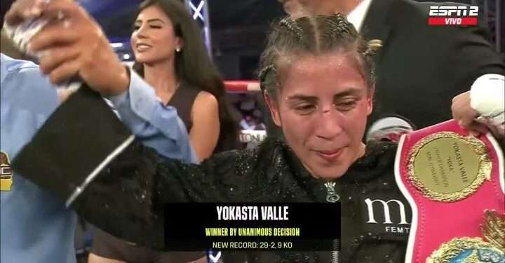 La tica Yokasta Valle retiene su título en las 105 libras