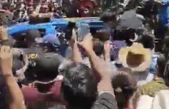 Enardecidos pobladores linchan y queman a presuntos pistoleros en Guatemala