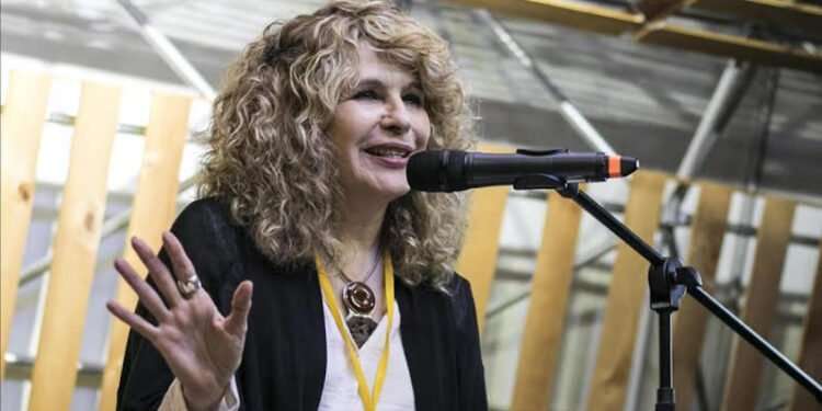 Escritora nicaragüense dice que Ortega “está envenenado de rabia”