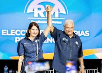 Martinelli elige a su esposa como compañera de fórmula para elecciones en Panamá