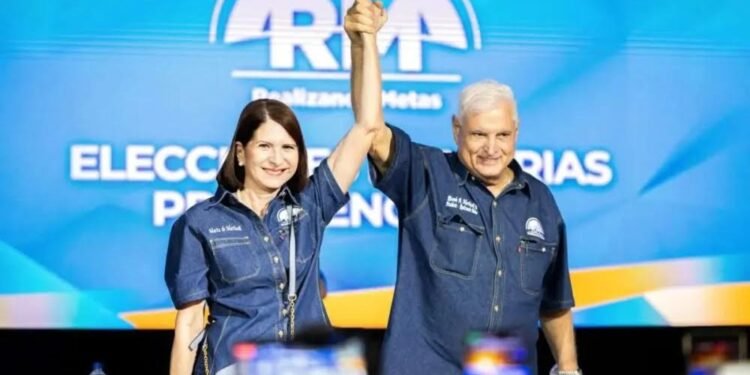 Martinelli elige a su esposa como compañera de fórmula para elecciones en Panamá