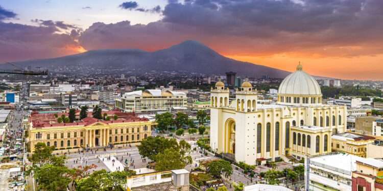 San Salvador le apuesta a su centro histórico y al turismo
