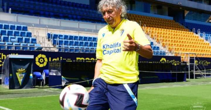 Cádiz recuerda el debut hace 41 años de su máximo ídolo, el salvadoreño “Mágico” González