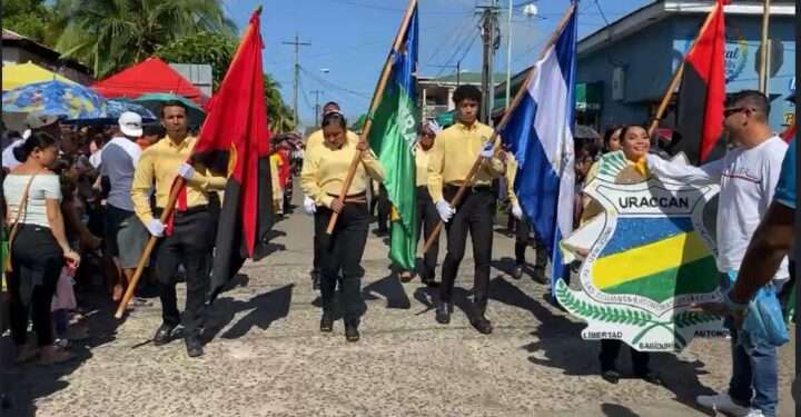 Dictadura de Nicaragua impone bandera sandinista en fiestas patrias