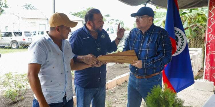 El Salvador busca aumentar la cooperación y el comercio agropecuario con Belice