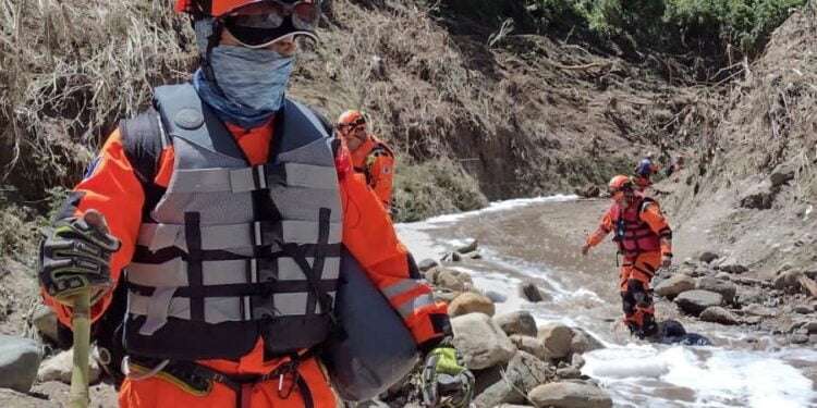 Continúa la búsqueda de víctimas en zona de la tragedia en Ciudad de Guatemala