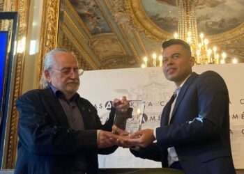 Joven poeta nicaragüense recibe galardón Hiperión en España por “Inmigrantes de segunda”