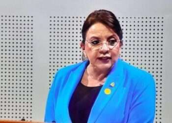 Presidenta de Honduras defiende a dictaduras de Nicaragua, Cuba y Venezuela