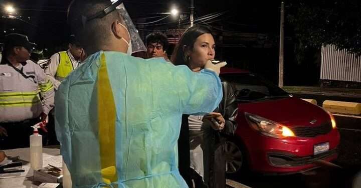 Cacería de conductores ebrios y otros infractores anuncian autoridades salvadoreñas