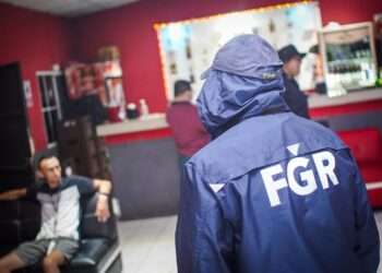 Arrestan a 6 presuntos narcos y traficantes de personas en El Salvador