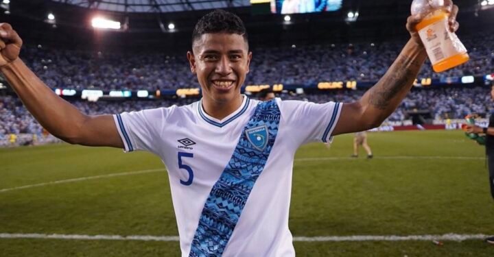 Guatemala derrota 2-0 a El Salvador y demuestra quién manda en casa