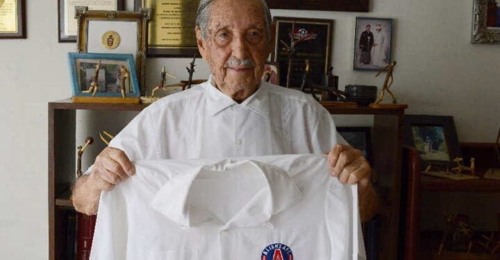Fallece a los 100 años el prócer del fútbol en El Salvador, Hernán Carrasco