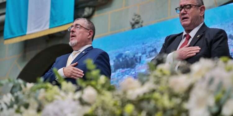 Presidente electo de Guatemala urge que cese persecución política y la intimidación judicial en su contra