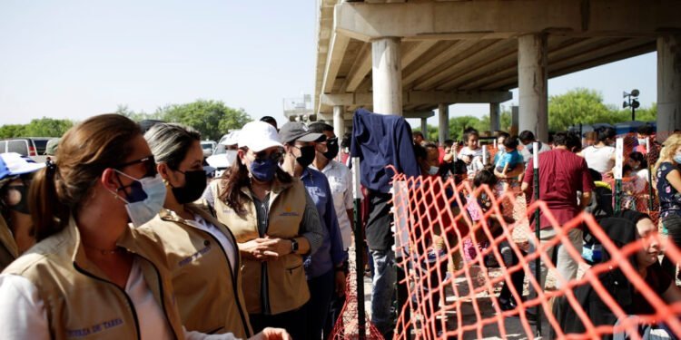 Presidenta hondureña viaja a la frontera sur de EEUU para hablar de migración