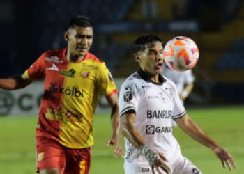 Comunicaciones y Herediano empatan sin goles en Guatemala y el pase se definirá en la vuelta