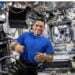 Astronauta de origen salvadoreño rompe récord de permanencia en el espacio