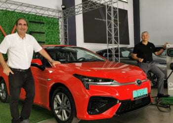 En octubre comenzarán a operar taxis eléctricos en el aeropuerto de Costa Rica