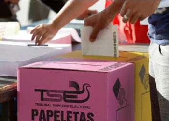 Alcaldes salvadoreños con evaluación mediocre, según encuesta