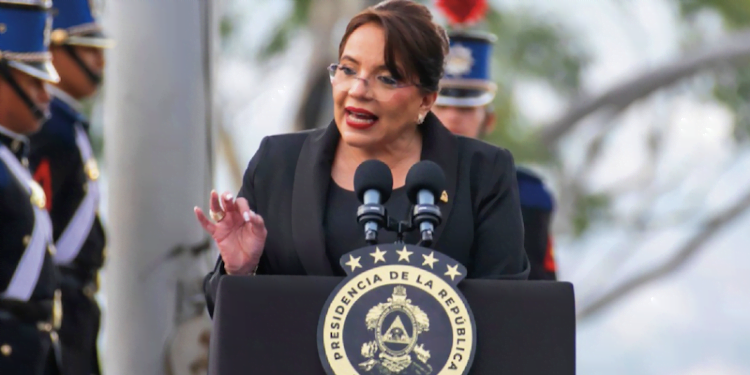 Hondureños reprueban gestión de Xiomara Castro, según encuesta