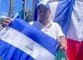 Esquinas salvadoreñas teñidas de azul y blanco por la independencia