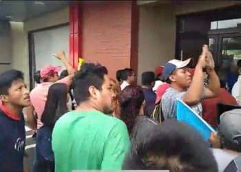 Denuncian vandalismo en zonas aledañas a las manifestaciones en Guatemala