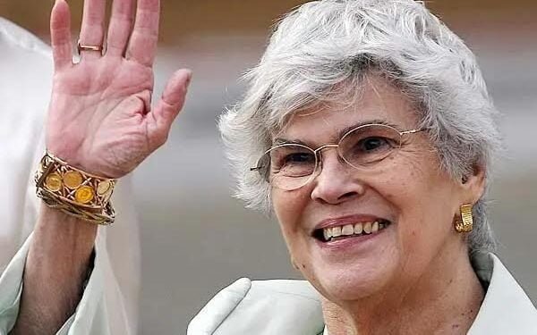 Trasladan desde Nicaragua hasta Costa Rica a expresidenta Violeta Barrios de Chamorro