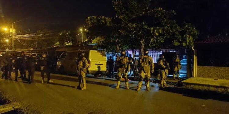 Operación policial contra narcotraficantes y sicarios deja varios detenidos en Costa Rica