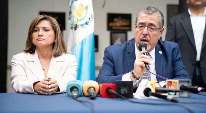 Arévalo condena orden de usar la fuerza contra manifestantes y llama al diálogo en Guatemala