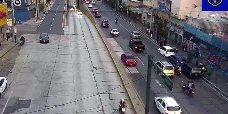 Persisten algunos bloqueos en Guatemala y autoridades indígenas presionan contra fiscal Porras